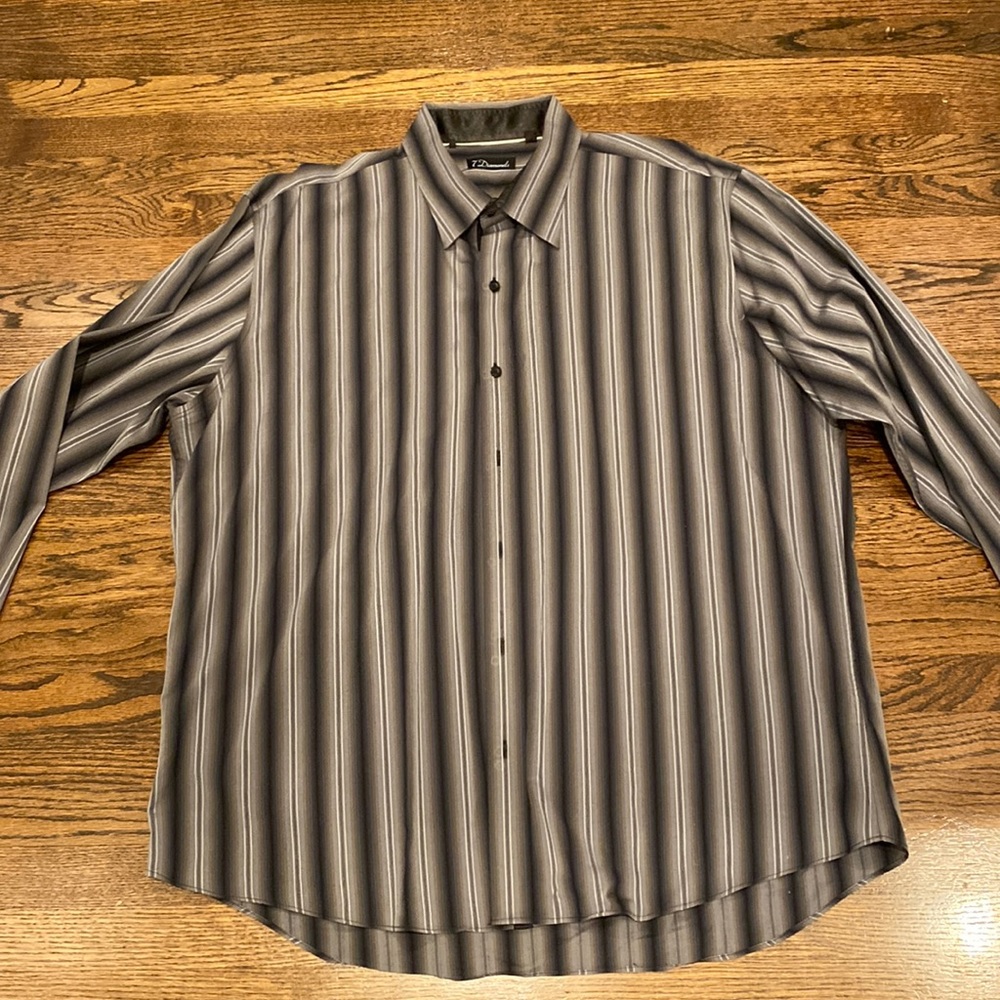 Men’s long sleeve button down shirt